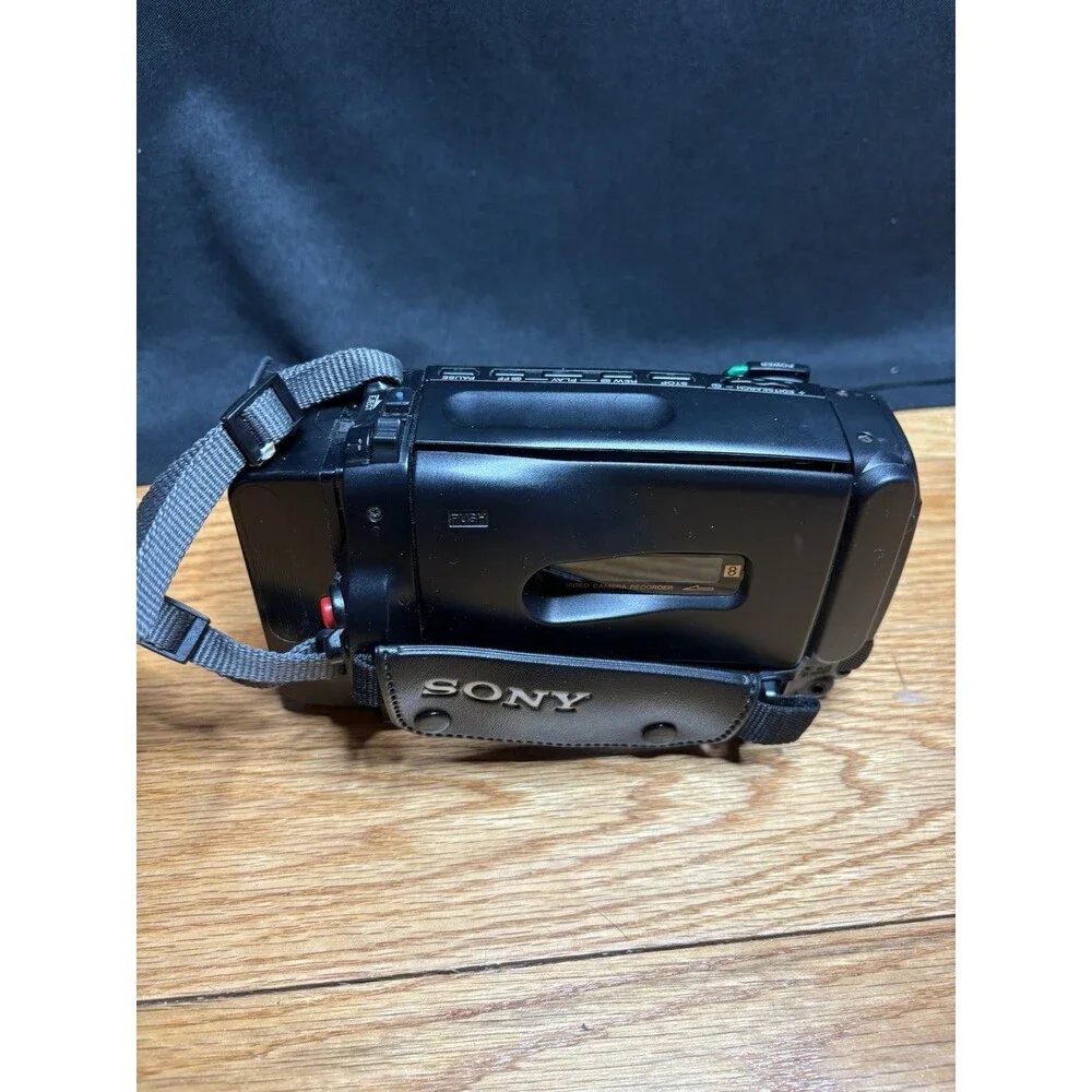 Sony Steady Shot Handy Cam Video 8 24 Digital Zoom CCD-TR94 NTSC Untested